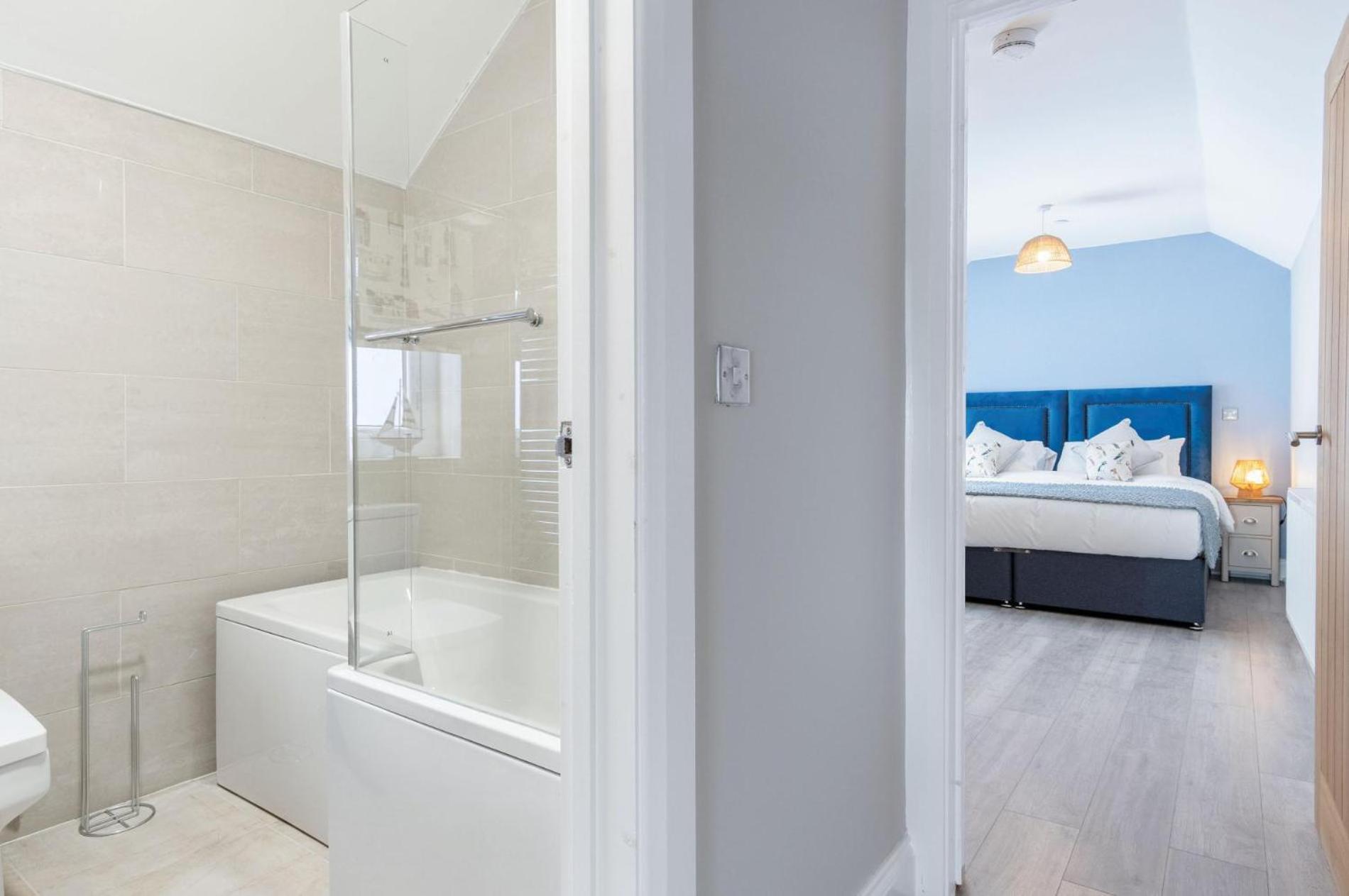 Harbour View - 2 Bedroom Apartment - ميلفورد هافن المظهر الخارجي الصورة